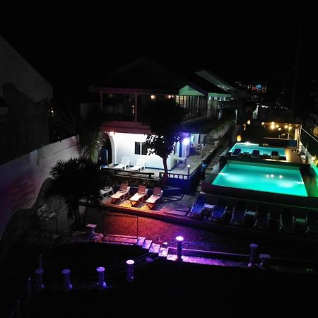 Pescadores Suites Moalboal Exterior photo