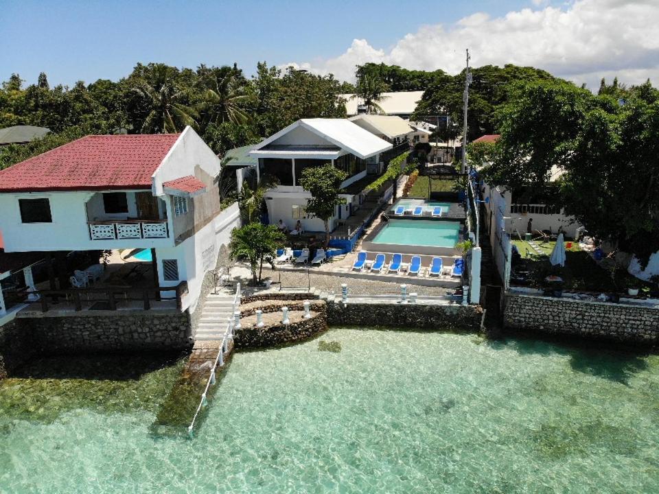 Pescadores Suites Moalboal Exterior photo