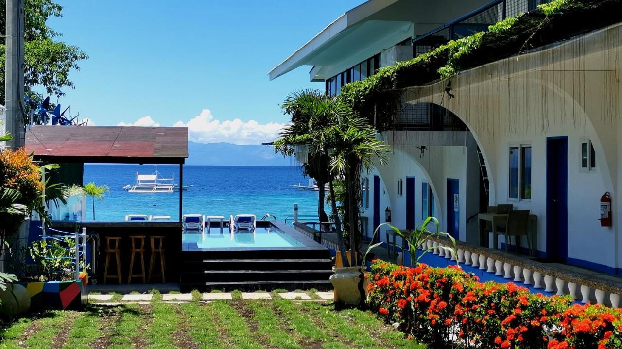 Pescadores Suites Moalboal Exterior photo