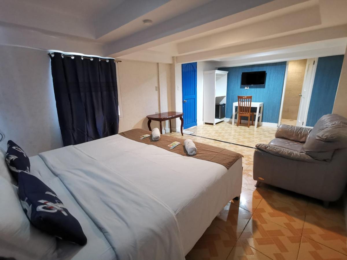 Pescadores Suites Moalboal Exterior photo
