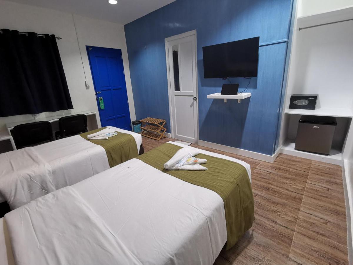 Pescadores Suites Moalboal Exterior photo