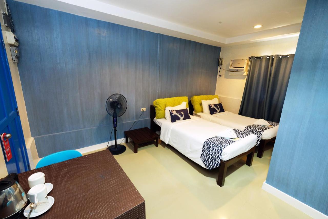 Pescadores Suites Moalboal Exterior photo