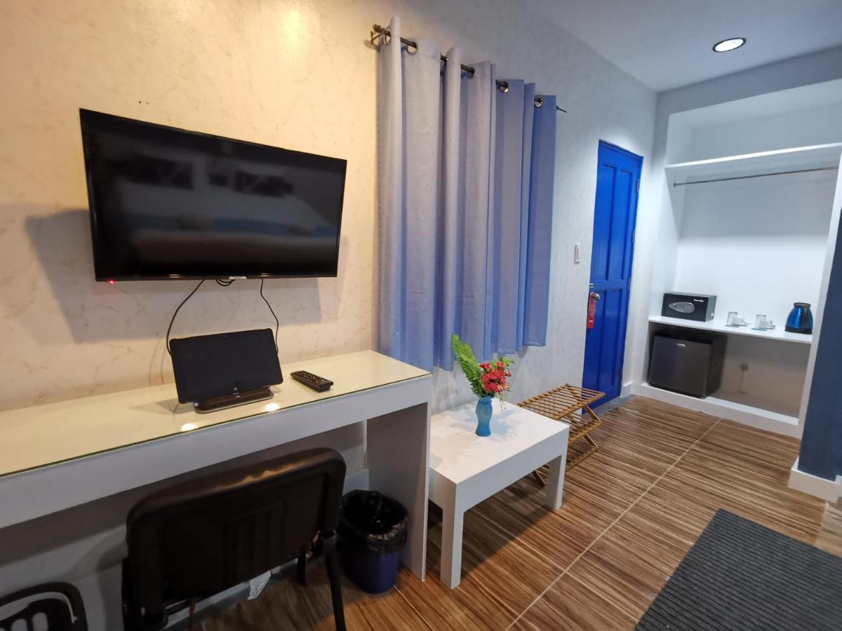Pescadores Suites Moalboal Exterior photo