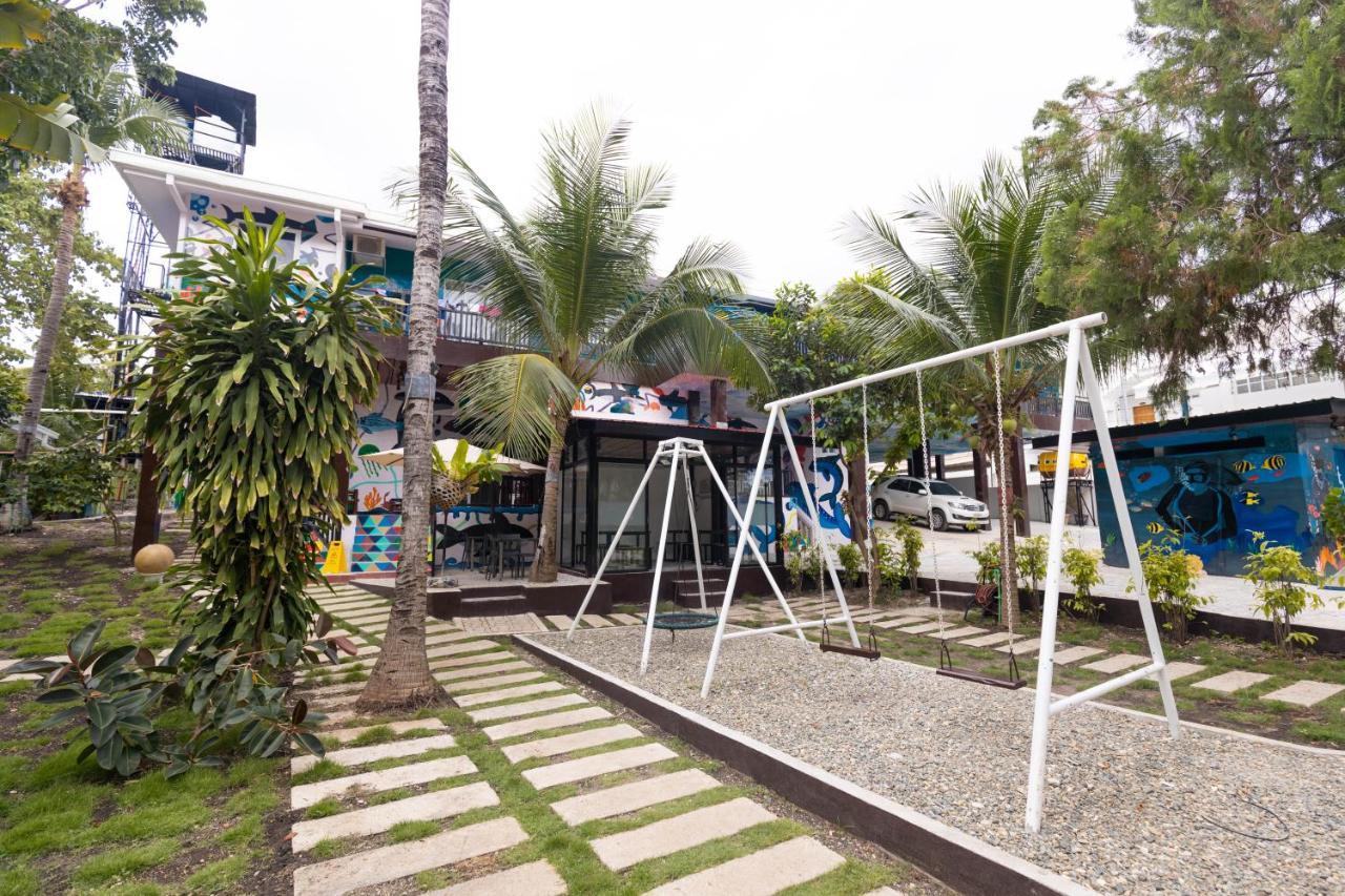 Pescadores Suites Moalboal Exterior photo