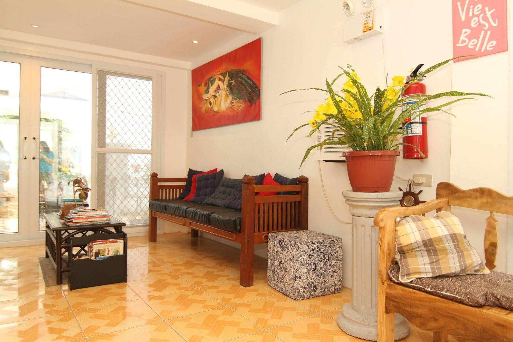 Pescadores Suites Moalboal Exterior photo