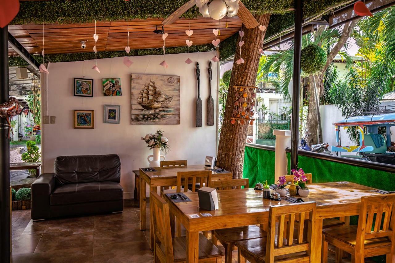 Pescadores Suites Moalboal Exterior photo